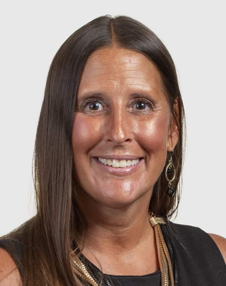 Laura Kuever Headshot