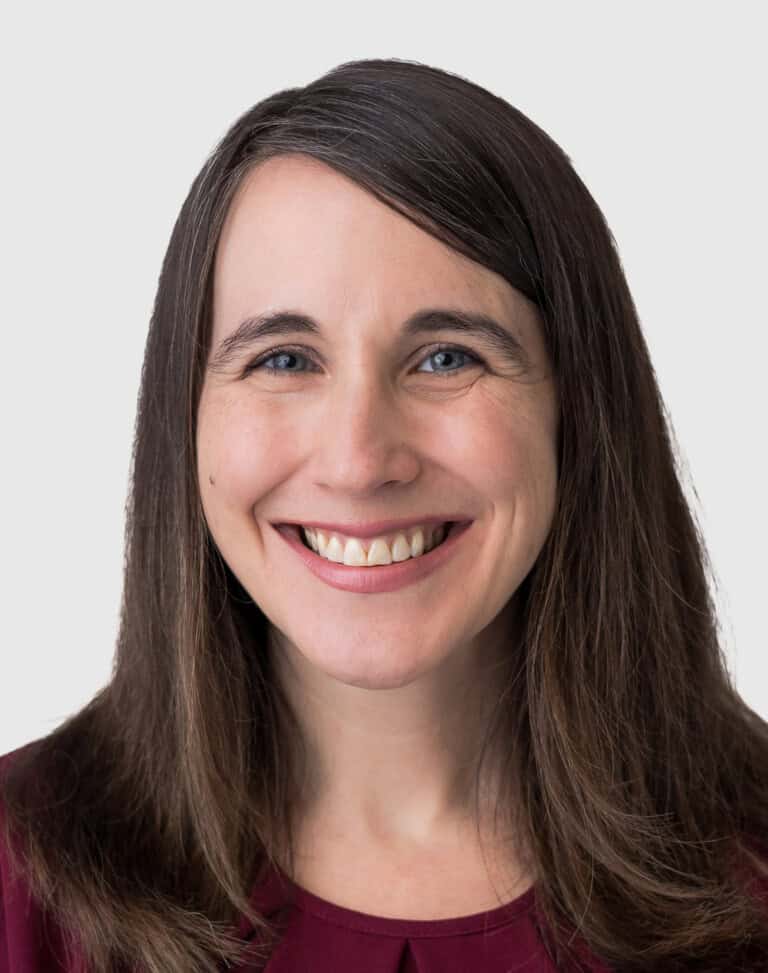 Amy Novoryta Headshot