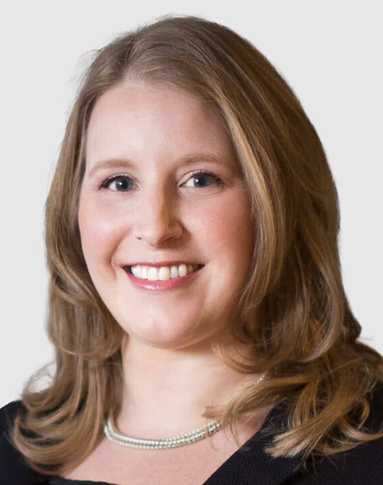 Carolyn Trenda Headshot