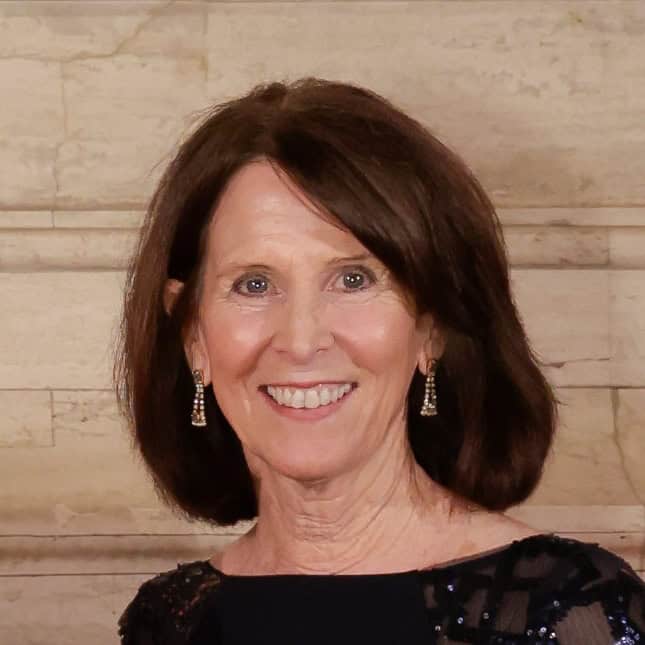 Debbie Stepan Headshot